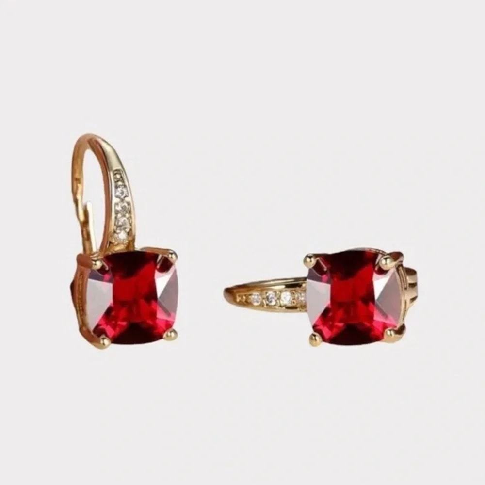 New Womans 7.00 ct Garnet .38 ct White Sapphire 14kt Yellow Gold Drop Earrings